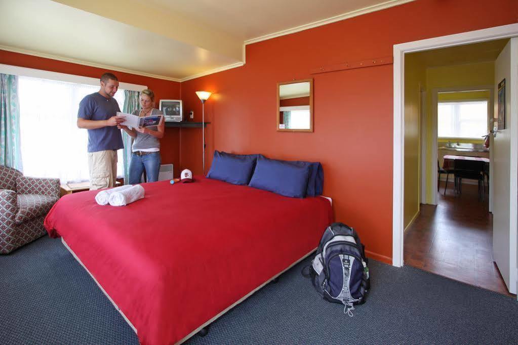 Paihia Ocean Club Hostel Exterior photo